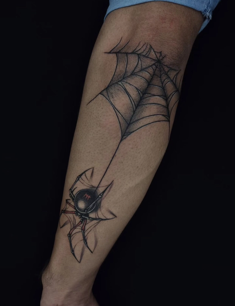 Tattoo con nhện đơn giản giăng tơ