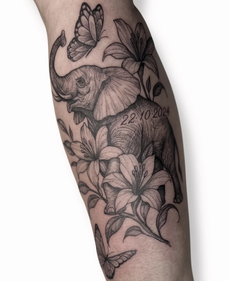 Tattoo con voi giữa khu vườn hoa kín tay