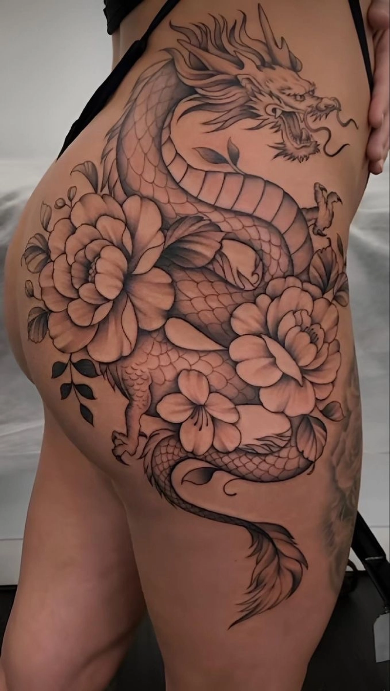 Tattoo hình xăm mông cùng hoa văn nghệ thuật quyến rũ