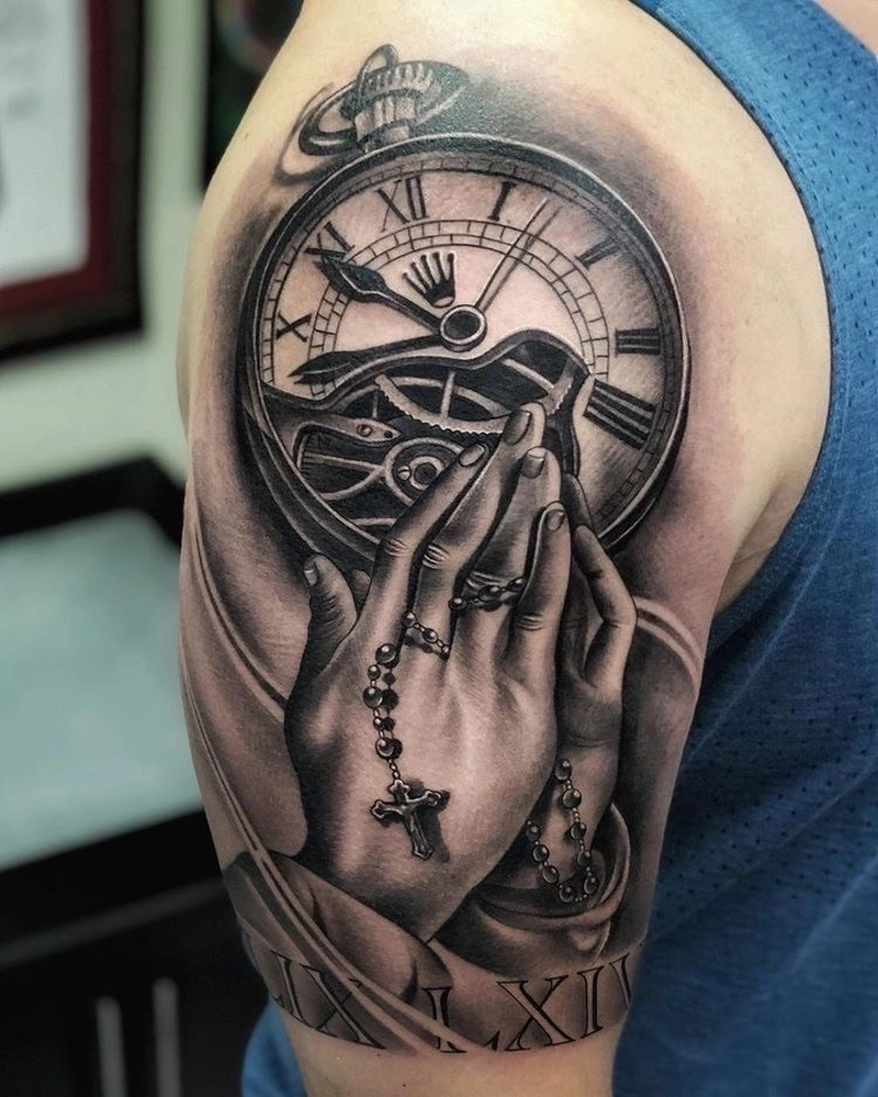 Tattoo hoa văn nam bắp tay tông tối đầy nam tính