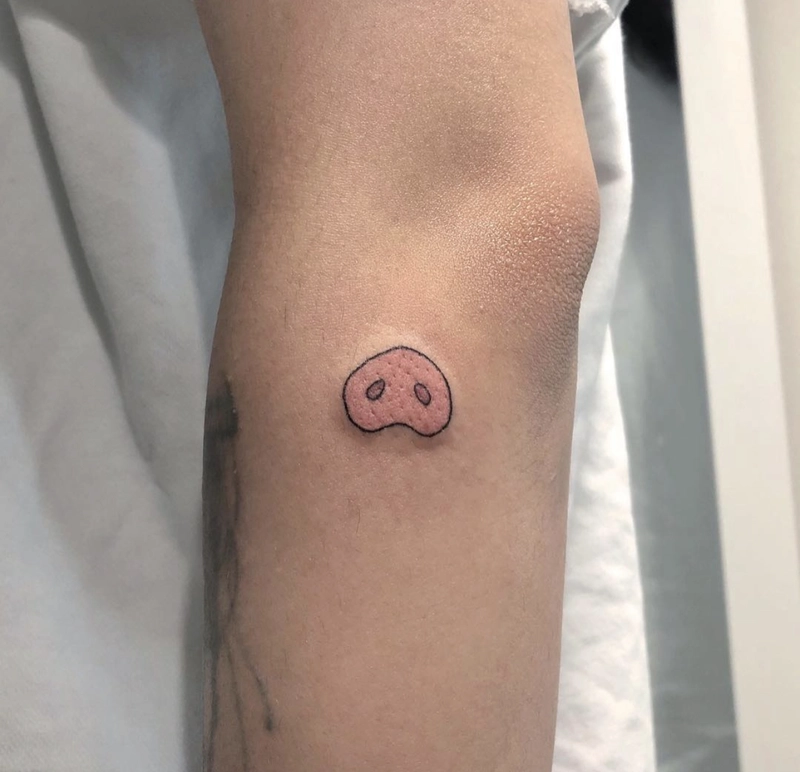Xăm hình mũi con lợn hồng cute