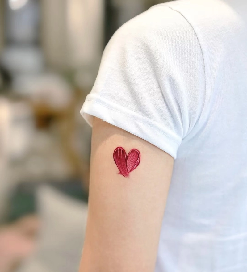 ảnh hình xăm trái tim mini màu đỏ