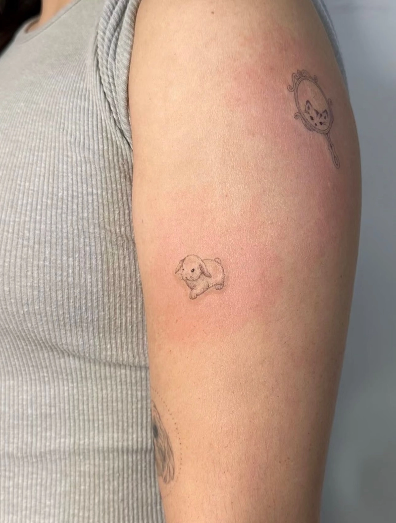 ảnh xăm con thỏ phong cách tối giản