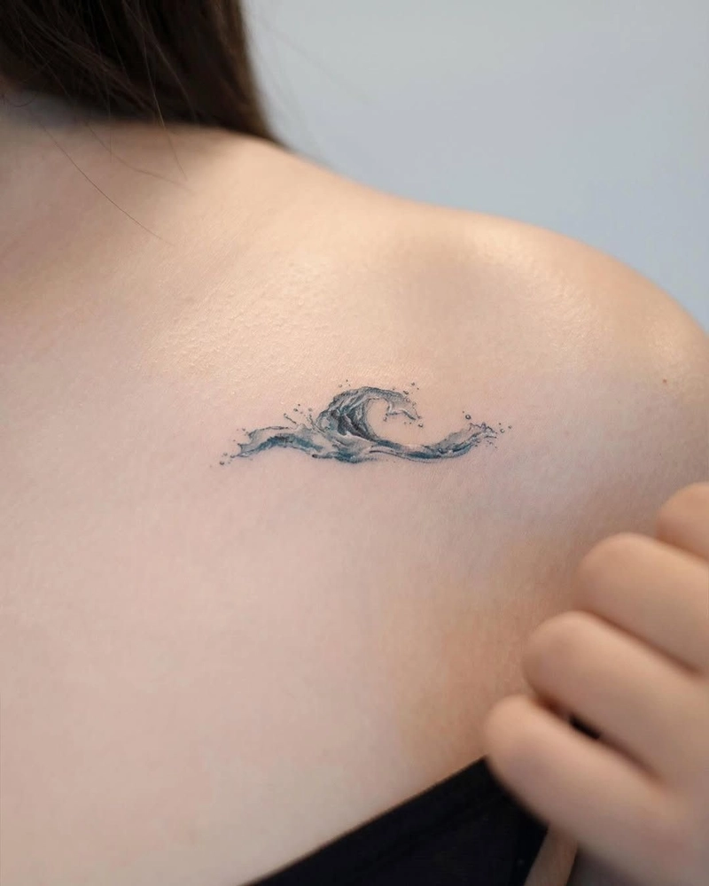 hình ảnh tattoo sóng biển nhỏ nhắn