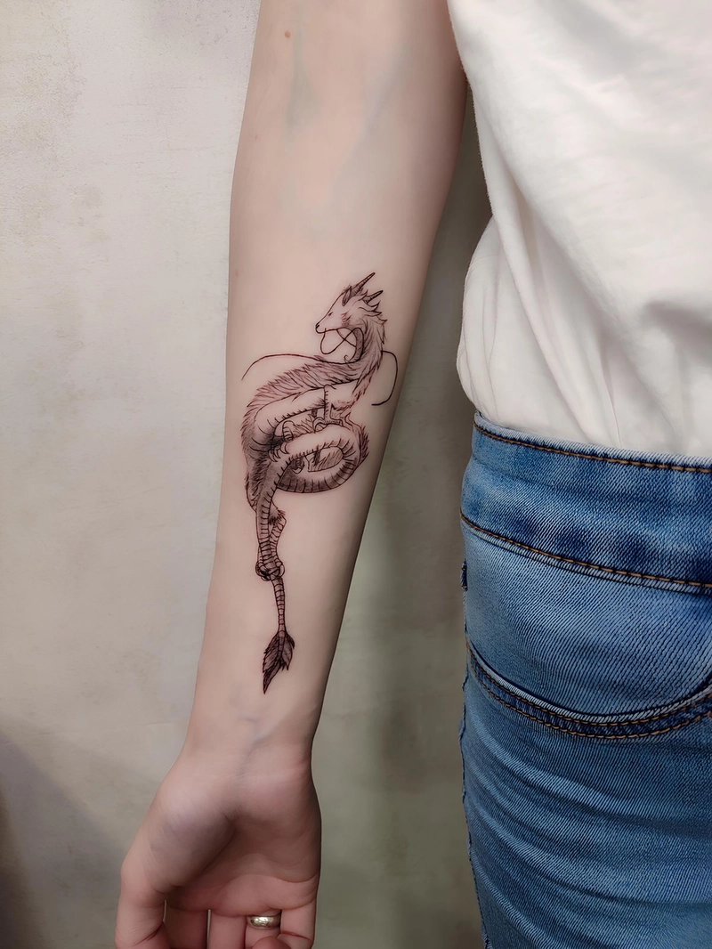 hình ảnh xăm rồng mini ở tay