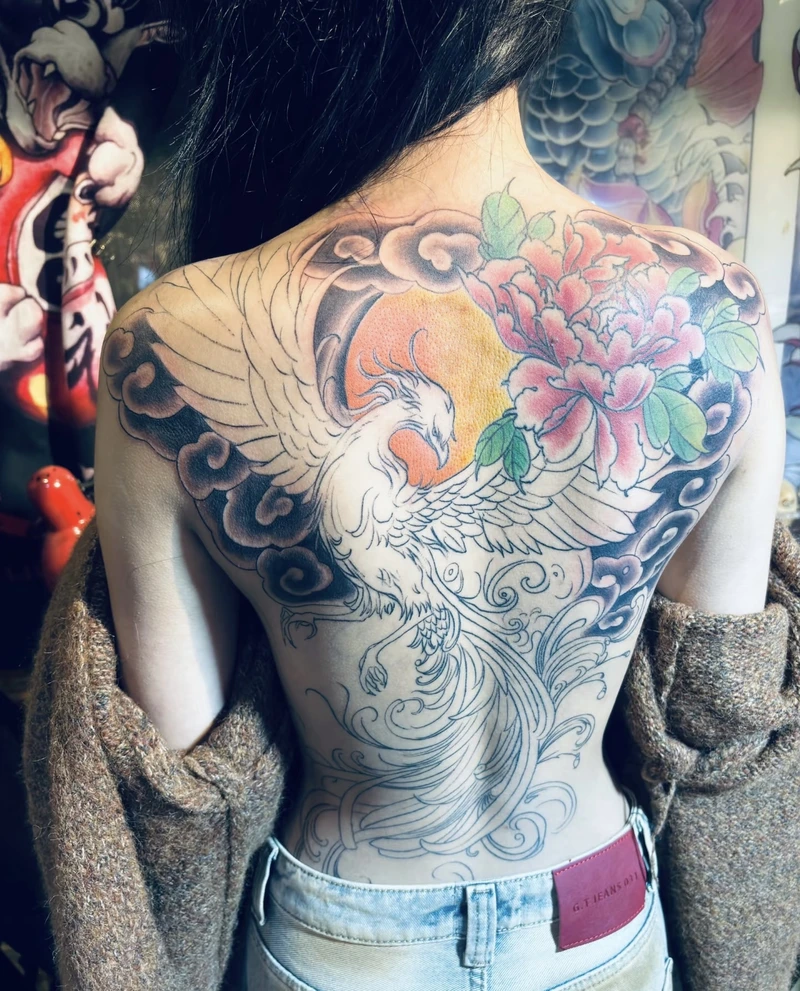 mẫu hình xăm phượng hoàng kín lưng