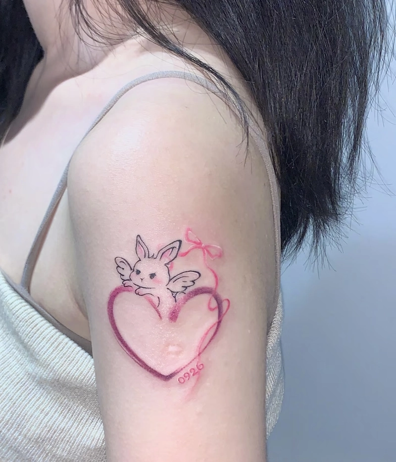 mẫu tattoo trái tim mini hiện đại nữ