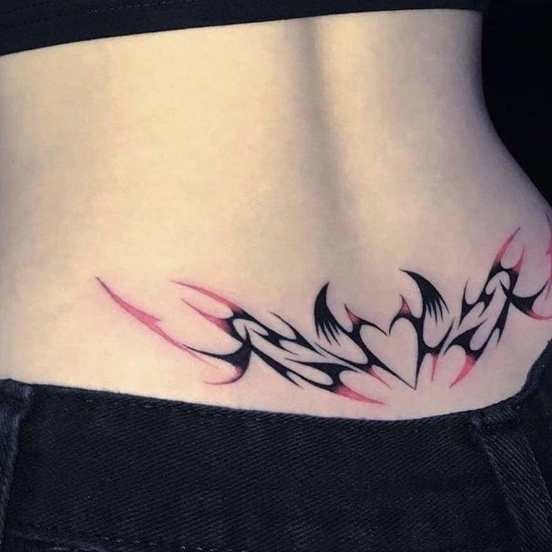 Ảnh hình xăm succubus với đôi cánh ma quỷ nổi bật
