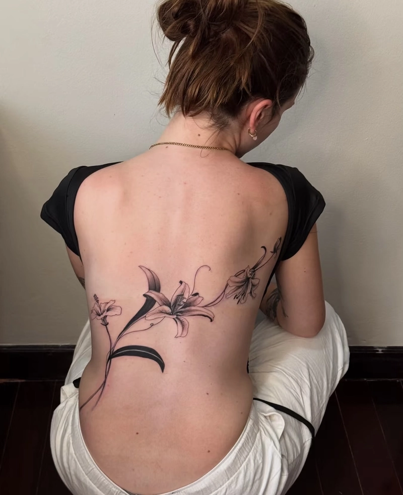 Ảnh tattoo full lưng nữ giàu giá trị nghệ thuật thẩm mỹ