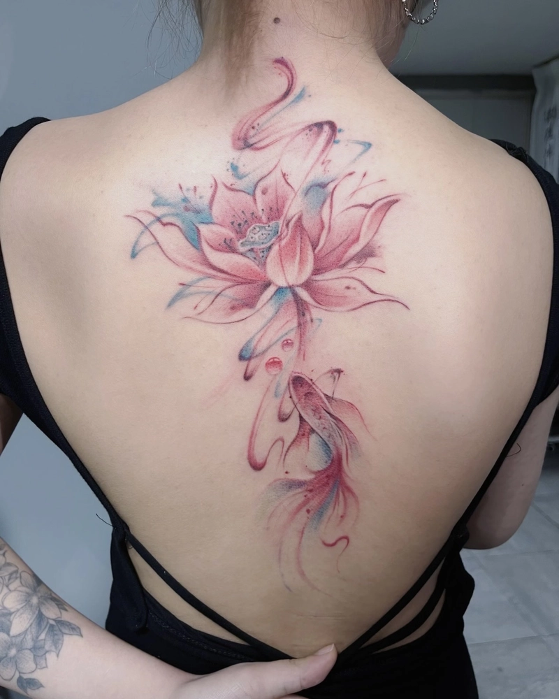 Ảnh tattoo full lưng nữ với đường nét giàu cảm hứng