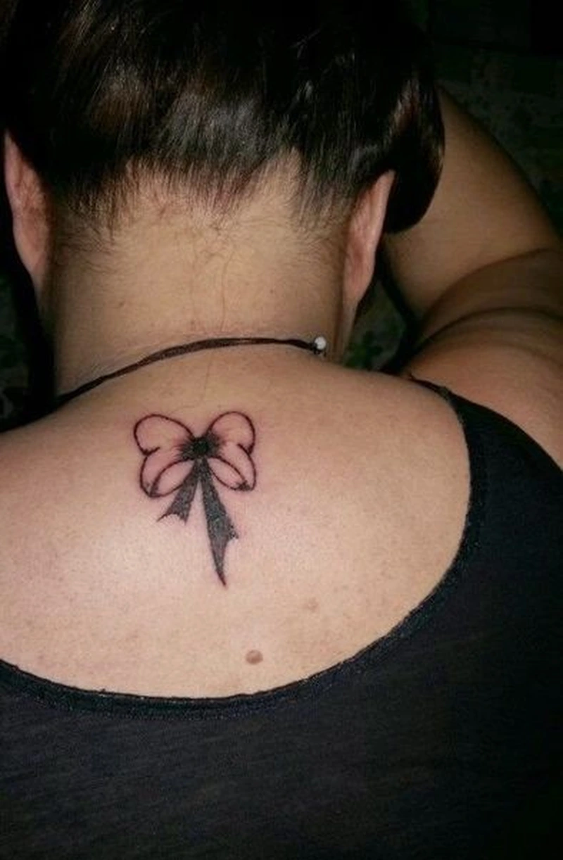 Ảnh xăm nơ mini hợp người thích tattoo nữ cute