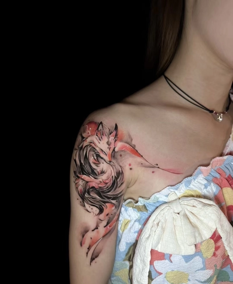Bức ảnh hình xăm hồ ly 9 đuôi cho nữ đầy cuốn hút