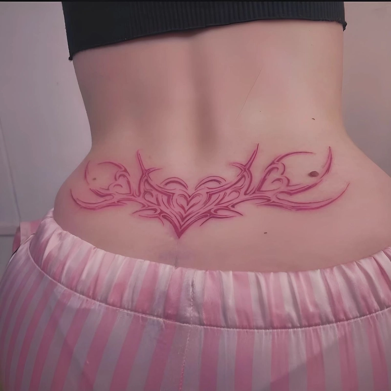 Bức ảnh hình xăm succubus mang vẻ đẹp bí ẩn
