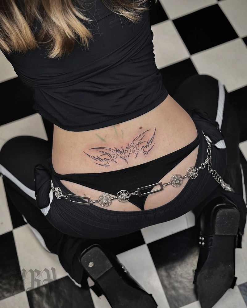 Bức ảnh tattoo succubus mang phong cách tattoo ma quái