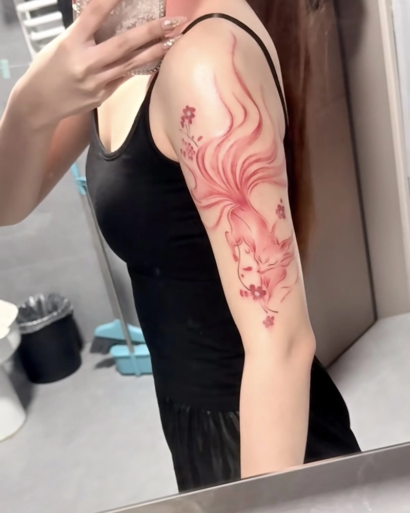 Bức hình xăm hồ ly 9 đuôi cho nữ với nét mực sắc sảo