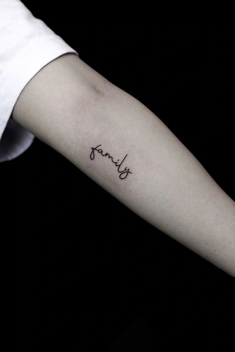 Dòng chữ family đẹp cho ý tưởng tattoo gia đình