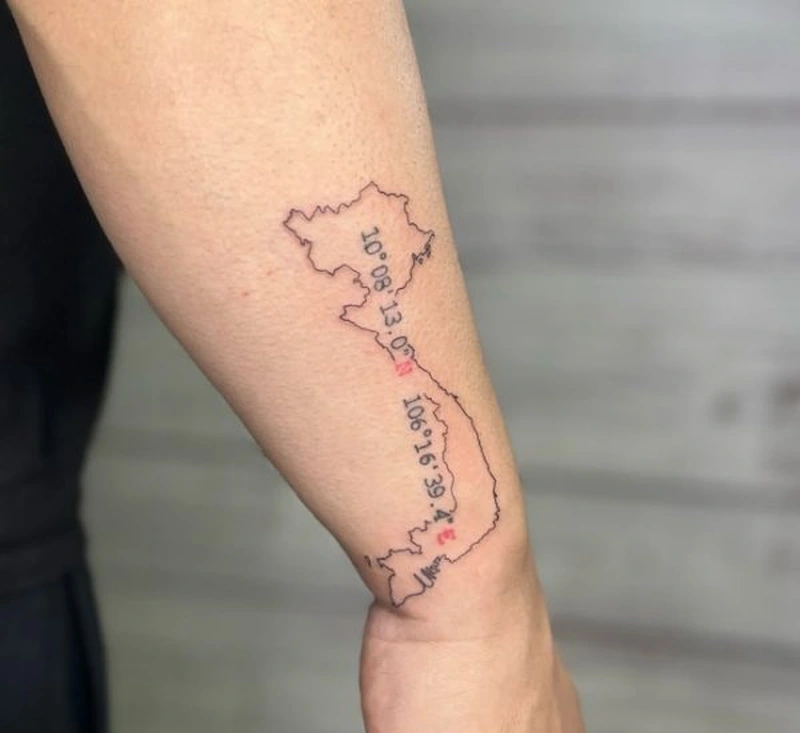 Đường nét bản đồ Việt Nam trong tattoo sắc nét