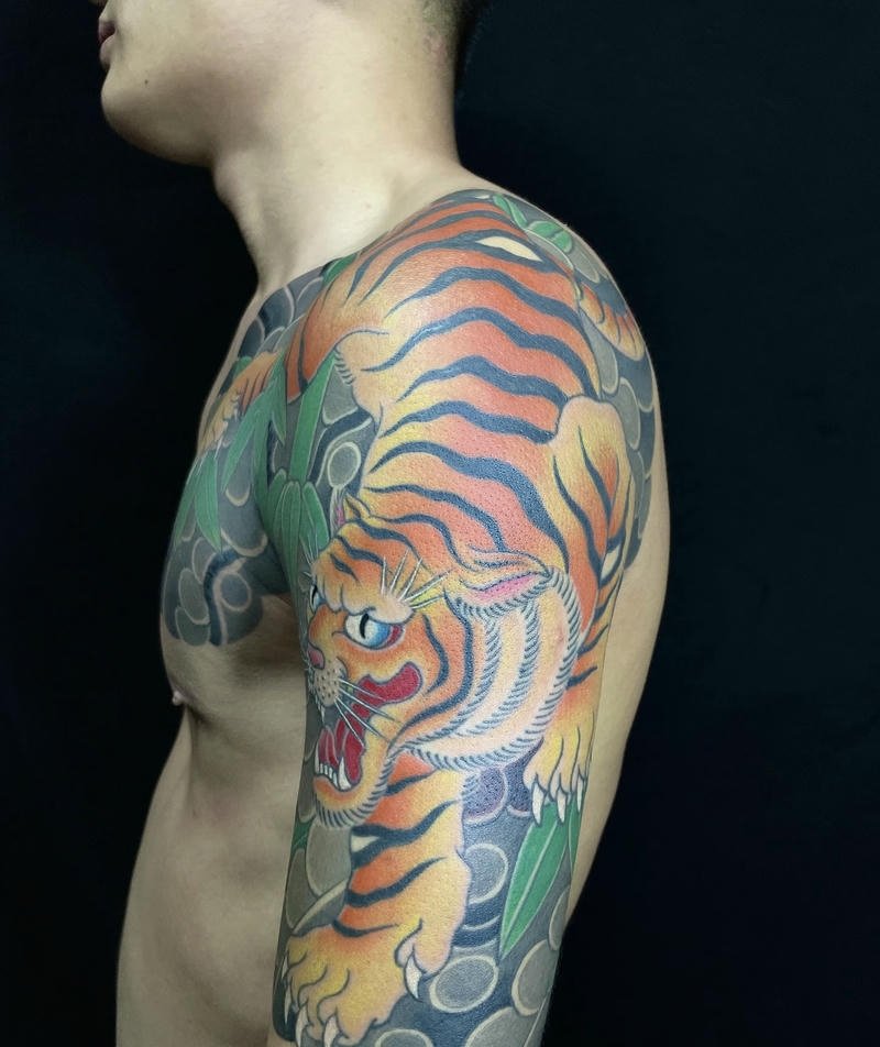 Hình ảnh hình xăm hổ xuống núi dữ dằn đẹp