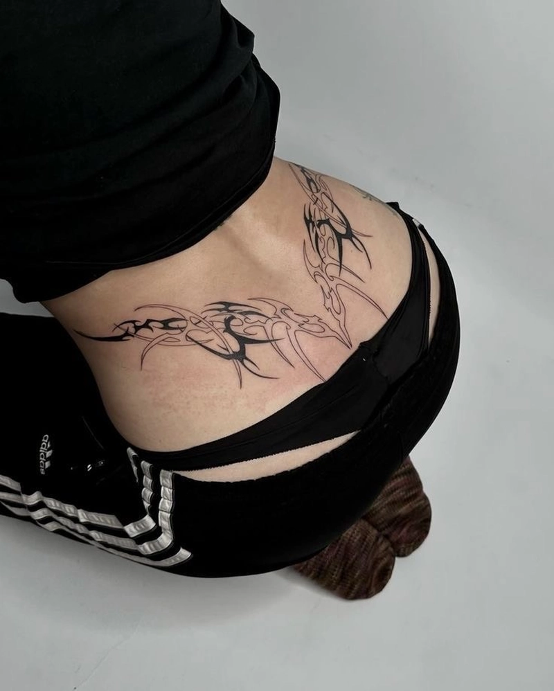 Hình hình xăm succubus mang phong cách tattoo huyền bí