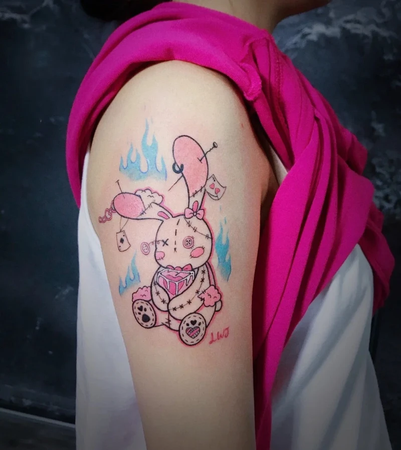 Hình xăm con thỏ của pinky màu đen trắng basic