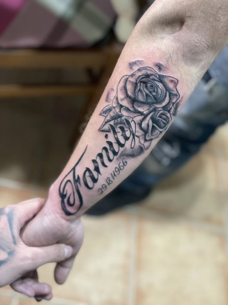 Hình xăm family phong cách tattoo chữ đơn giản đẹp mắt