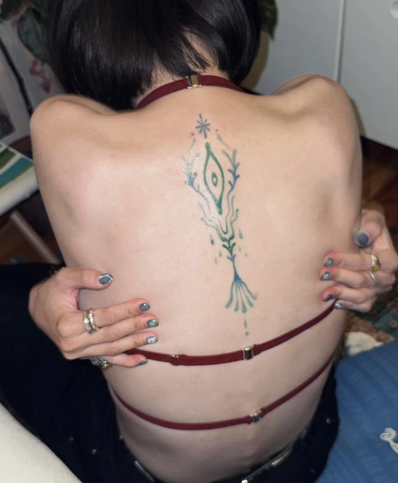 Hình xăm full lưng nữ mang vẻ đẹp nổi bật và cuốn hút