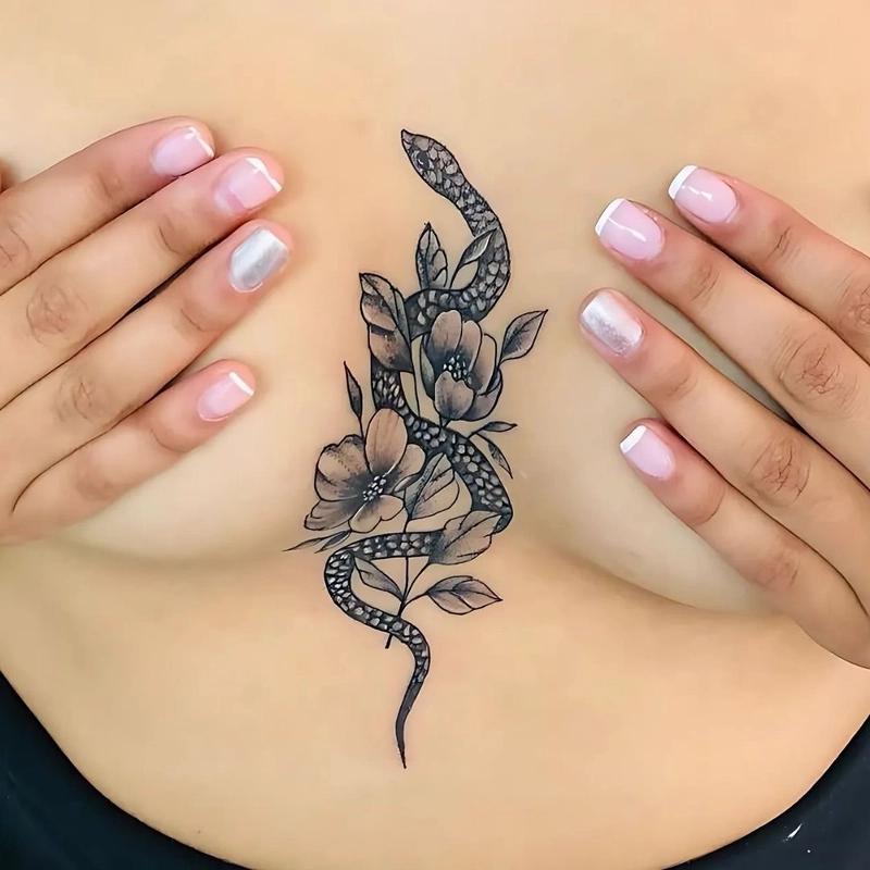 Hình xăm ở ngực cho nữ mang vẻ đẹp kín đáo tinh tế