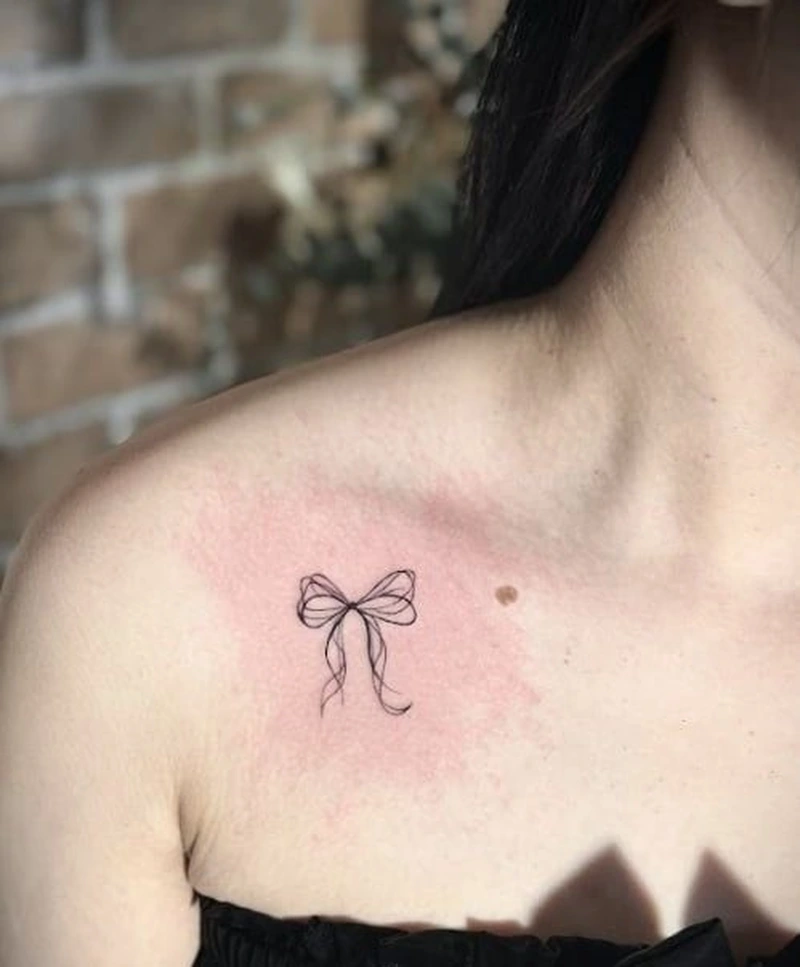 Mẫu gợi ý tattoo nơ mini dành cho người thích cute