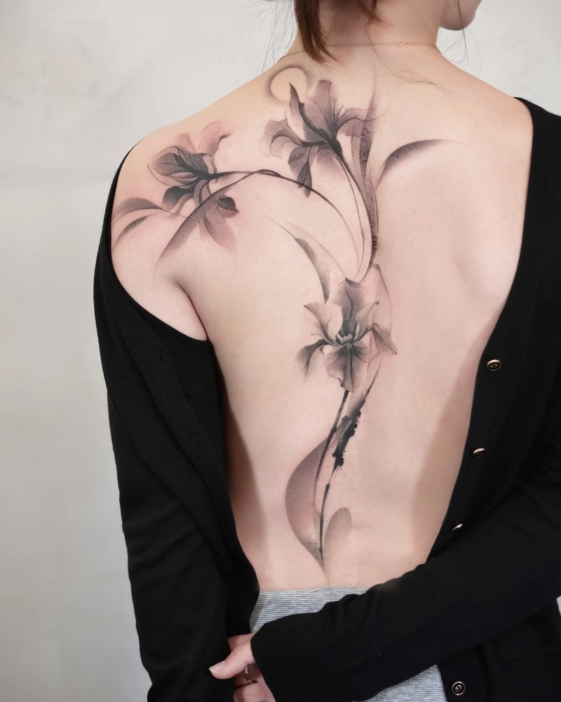 Mẫu hình xăm lưng nữ mang vẻ đẹp độc đáo riêng