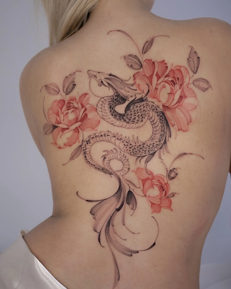 Tattoo full lưng nữ thể hiện cá tính qua từng chi tiết