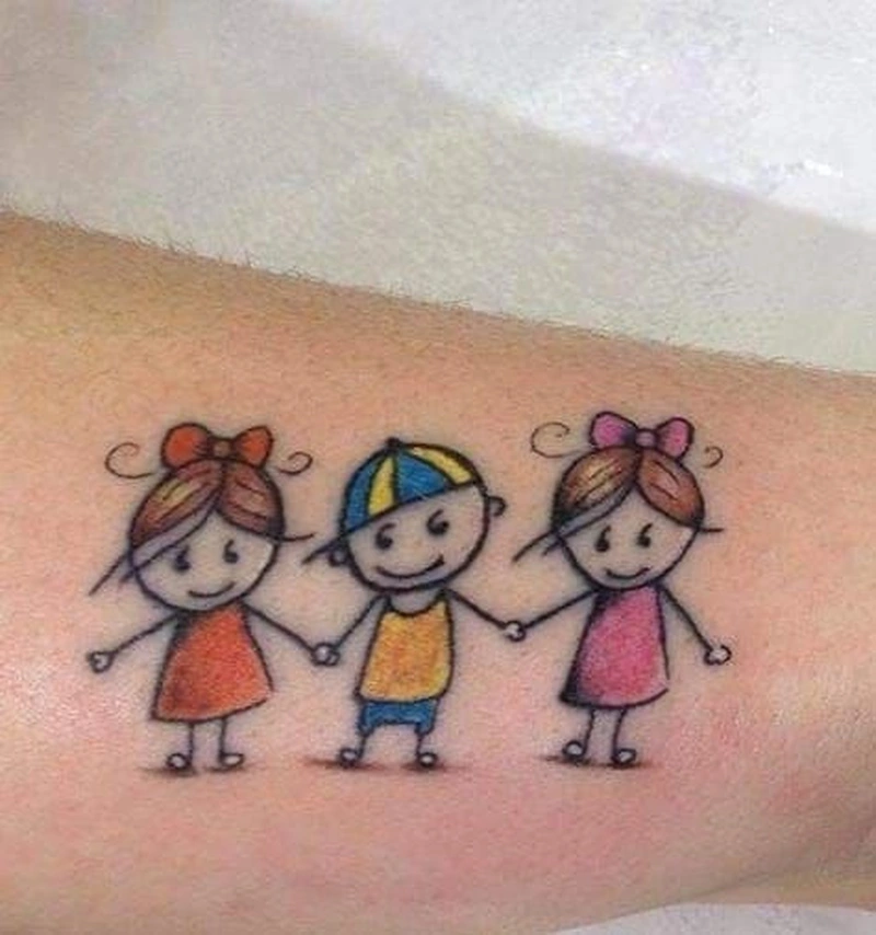Tattoo gia đình nhỏ gọn phù hợp vị trí cổ tay