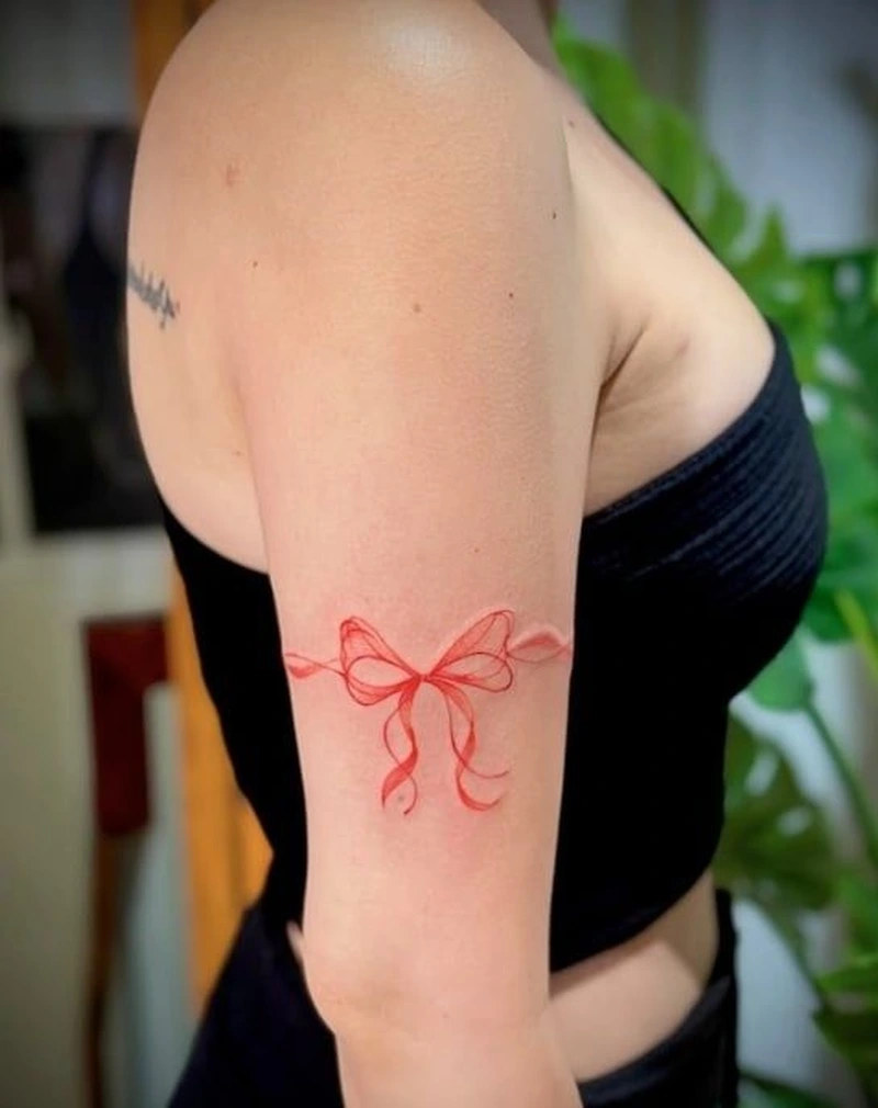 Tattoo nhỏ xinh tạo điểm nhấn cùng nơ mini cute