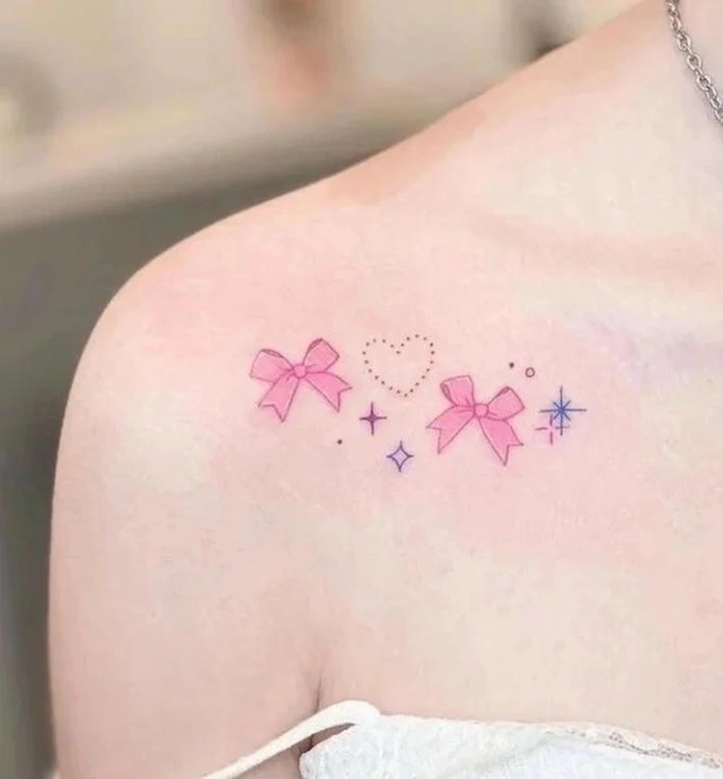 Thiết kế nơ mini nổi bật với nét tattoo tinh tế