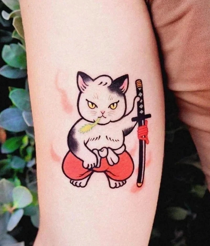 Xăm hình mèo mini cute hợp cổ tay hoặc mắt cá