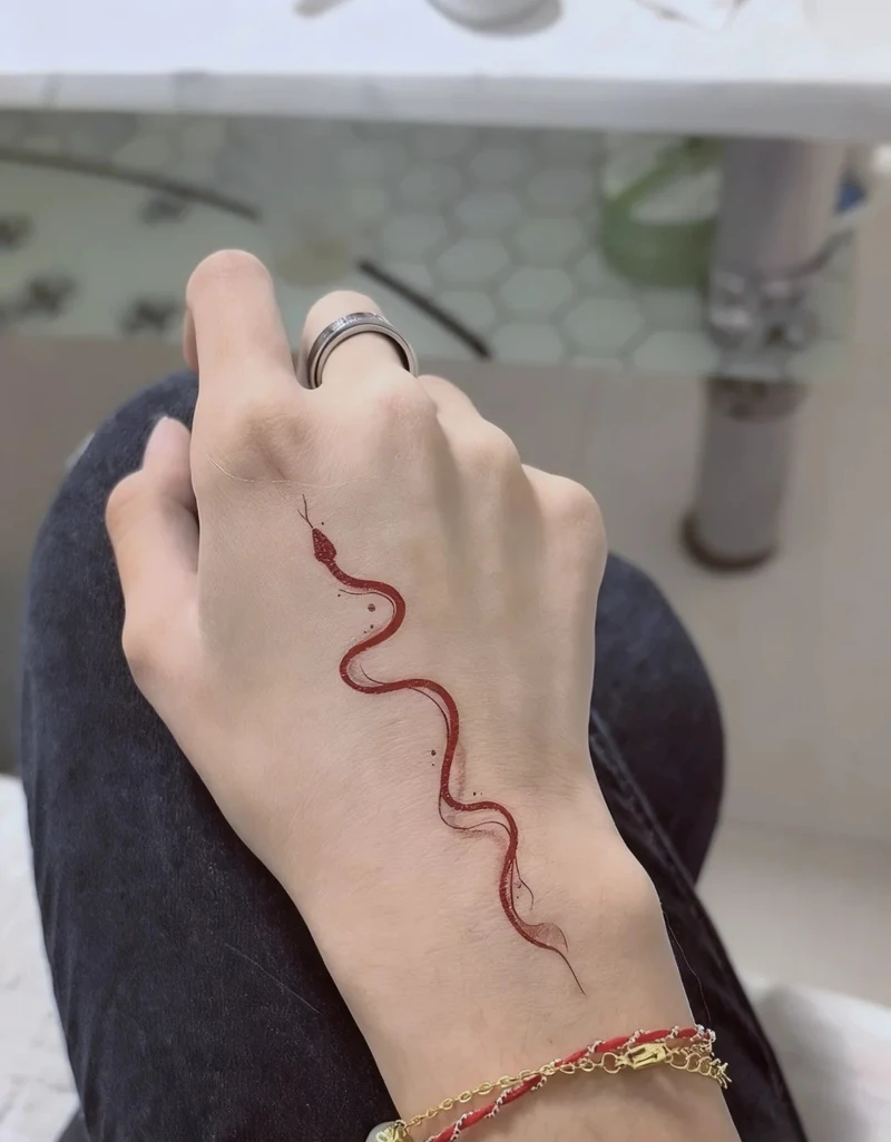 chiêm ngưỡng hình xăm quyến rũ cho nữ ở tay độc đáo