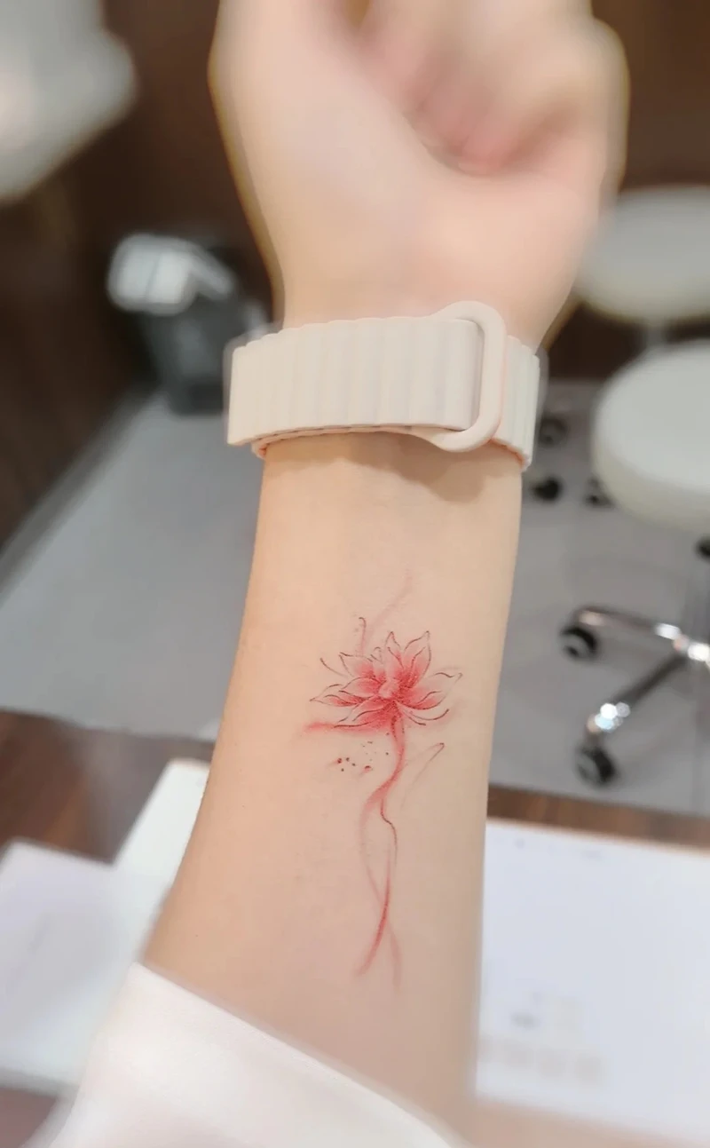 hình xăm cổ tay nữ cá tính đẹp nhất
