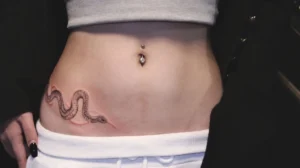 hình xăm thắt lưng nữ thumbnail