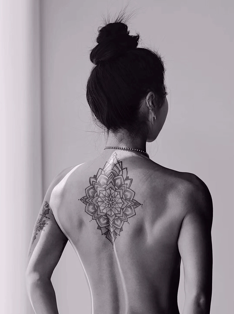 mẫu hình tattoo mandala độc đáo cho nữ