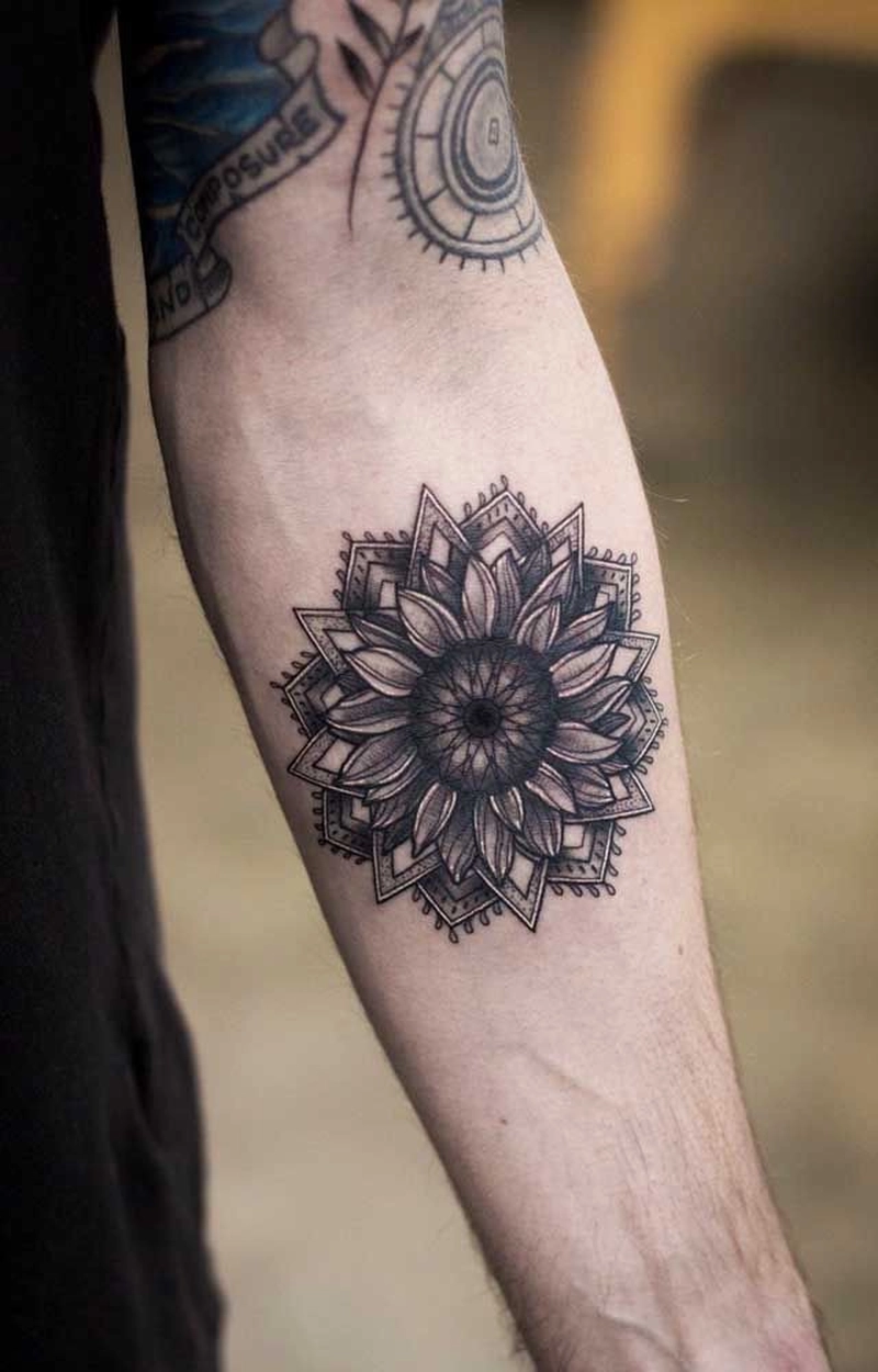 mẫu hình xăm mandala cho nam ngầu