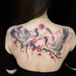 ấn tượng với hình xăm nữa lưng
