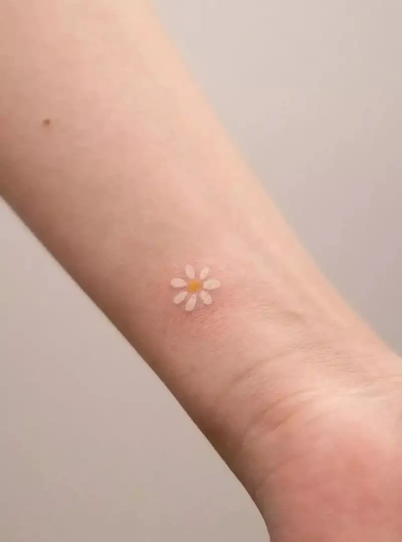 độc đáo hình xăm cổ tay nữ ý nghĩa