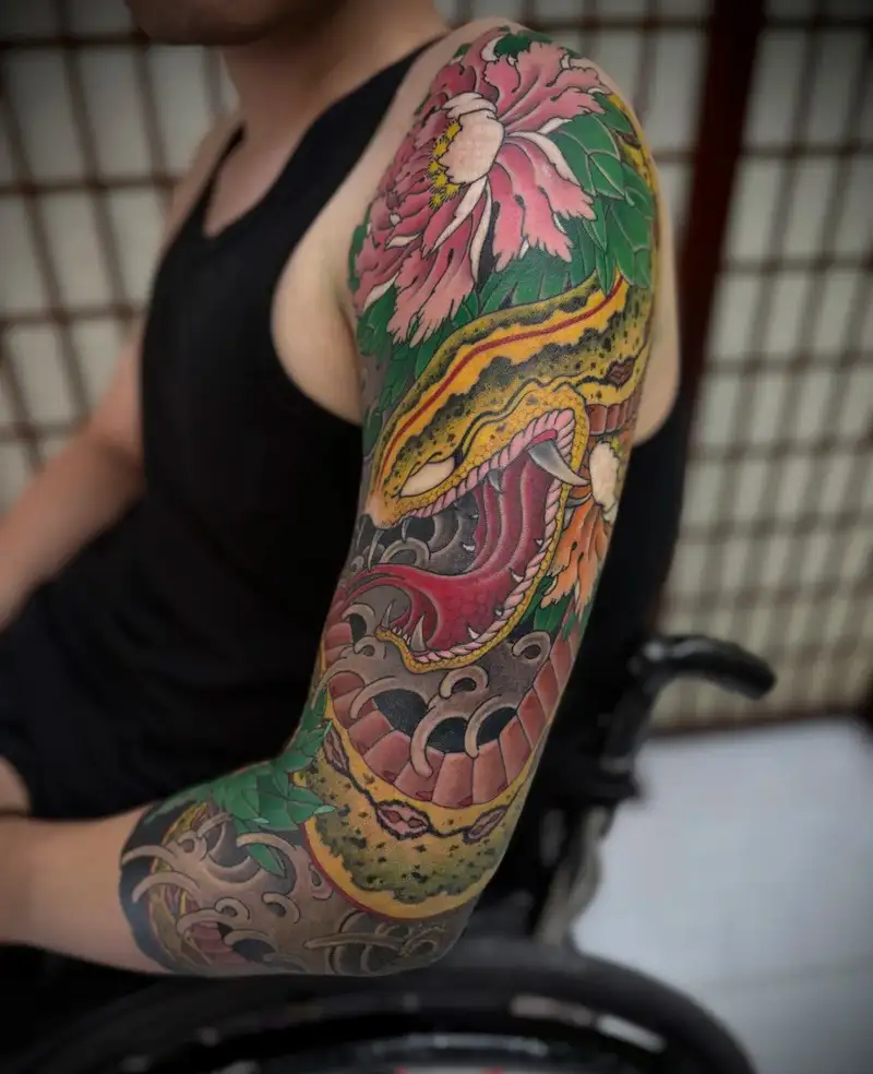 hình xăm rắn nhật cổ toàn lưng