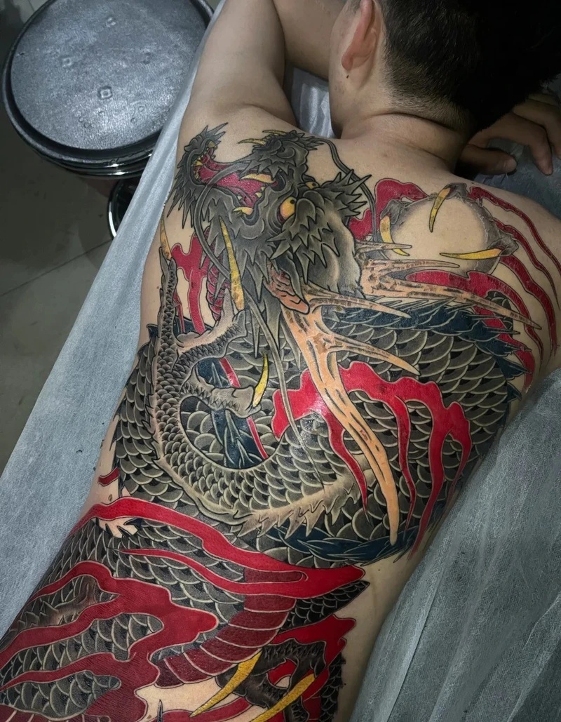 hình xăm vảy rồng cho nữ nhẹ nhàng và cá tính