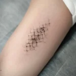 hình xăm vảy rồng tinh tế mang vẻ đẹp huyền bí