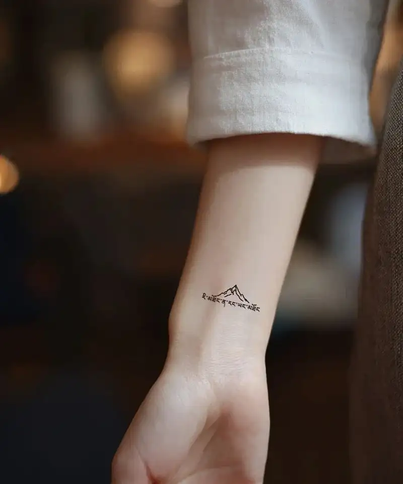 nhẹ nhàng hình xăm cổ tay nữ ý nghĩa