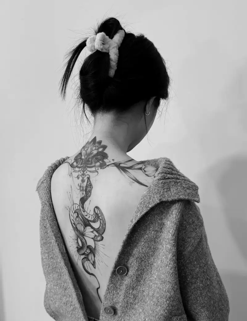 ý tưởng hình xăm nữa lưng đẹp